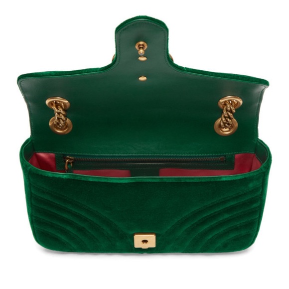 Gucci GG Medium Marmont Matelasse Bag - Picture 4 of 17